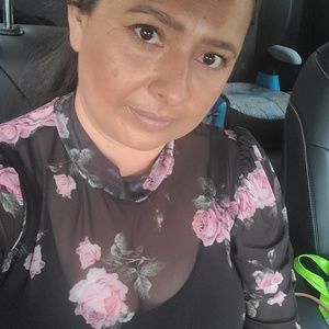 Meet your Posher, Alma